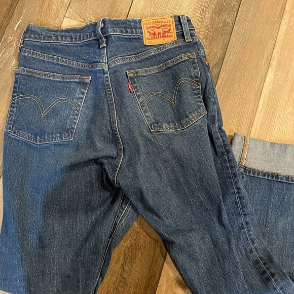 Levi’s 501 mid-rise straight leg jeans. Size 28 Waist, 30 length. - Picture 3 of 3